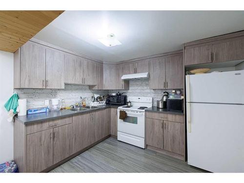 1323 Marlyn Way Ne, Calgary, AB - Indoor Photo Showing Kitchen