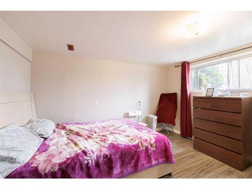 1323 Marlyn Way Ne, Calgary, AB - Indoor Photo Showing Bedroom