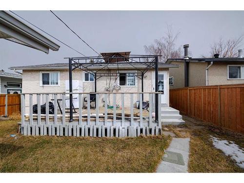 1323 Marlyn Way Ne, Calgary, AB - Outdoor