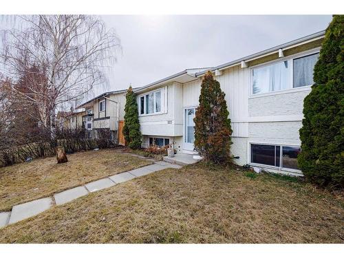 1323 Marlyn Way Ne, Calgary, AB - Outdoor