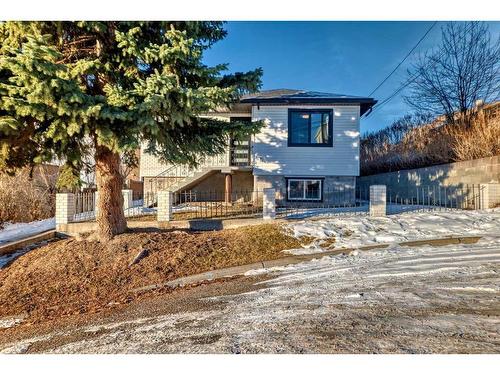 519 6 Street Ne, Calgary, AB - Outdoor