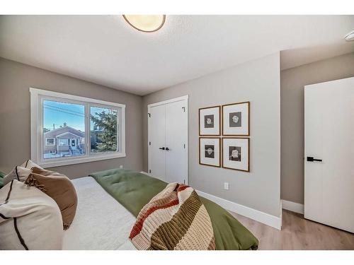 519 6 Street Ne, Calgary, AB - Indoor Photo Showing Bedroom