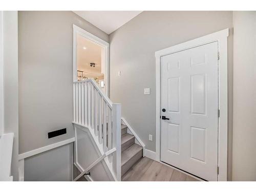 519 6 Street Ne, Calgary, AB - Indoor Photo Showing Other Room