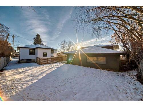 519 6 Street Ne, Calgary, AB - Outdoor