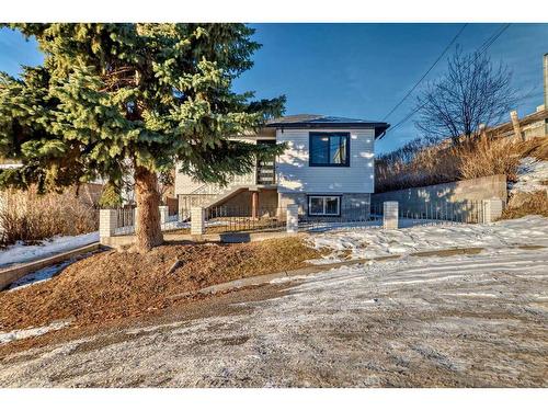 519 6 Street Ne, Calgary, AB - Outdoor