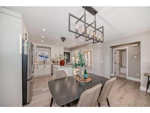 519 6 Street Ne, Calgary, AB - Indoor Photo Showing Dining Room