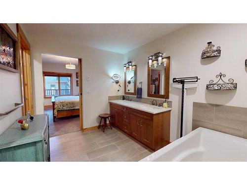 206-707 Spring Creek Drive Se, Canmore, AB - Indoor Photo Showing Bathroom