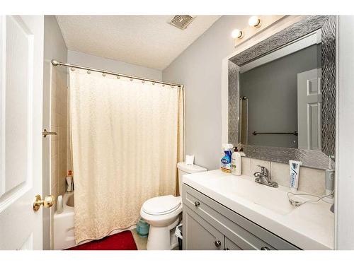 105 Taralea Green Ne, Calgary, AB - Indoor Photo Showing Bathroom