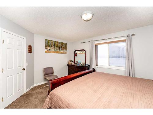 105 Taralea Green Ne, Calgary, AB - Indoor Photo Showing Bedroom