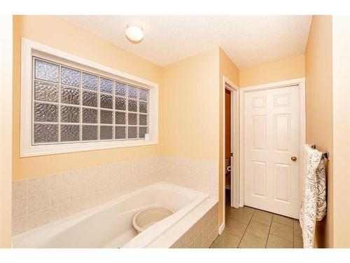 105 Taralea Green Ne, Calgary, AB - Indoor Photo Showing Bathroom