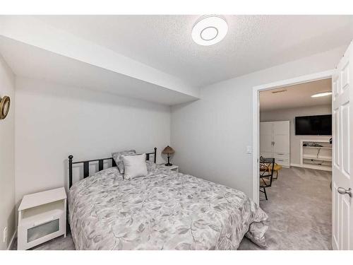 39 Wentworth Close Sw, Calgary, AB - Indoor Photo Showing Bedroom