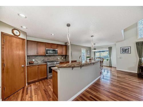 39 Wentworth Close Sw, Calgary, AB - Indoor Photo Showing Kitchen