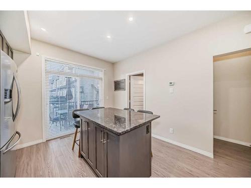 503-1086 Williamstown Boulevard Nw, Airdrie, AB - Indoor Photo Showing Kitchen