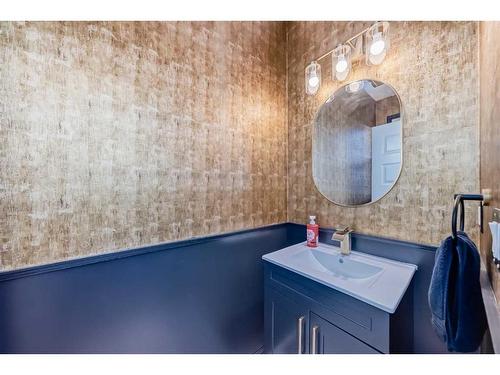 503-1086 Williamstown Boulevard Nw, Airdrie, AB - Indoor Photo Showing Bathroom