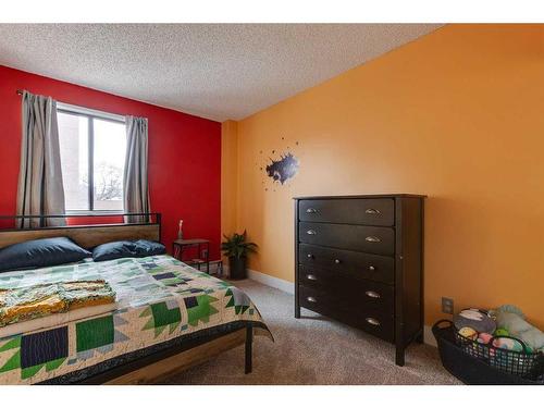 201-111 14 Avenue Se, Calgary, AB - Indoor Photo Showing Bedroom