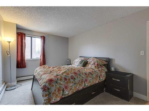 201-111 14 Avenue Se, Calgary, AB - Indoor Photo Showing Bedroom