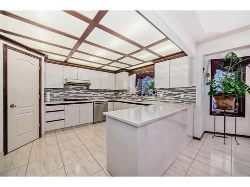 9 Edgevalley Way Nw, Calgary, AB - Indoor Photo Showing Kitchen