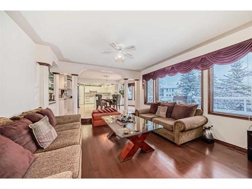 9 Edgevalley Way Nw, Calgary, AB - Indoor Photo Showing Living Room