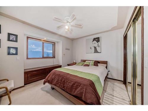 9 Edgevalley Way Nw, Calgary, AB - Indoor Photo Showing Bedroom