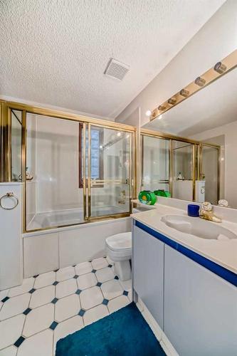 9 Edgevalley Way Nw, Calgary, AB - Indoor Photo Showing Bathroom