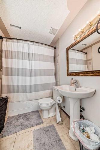 9 Edgevalley Way Nw, Calgary, AB - Indoor Photo Showing Bathroom