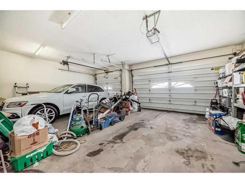 9 Edgevalley Way Nw, Calgary, AB - Indoor Photo Showing Garage