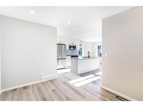 1362 148 Avenue Nw, Calgary, AB - Indoor Photo Showing Kitchen