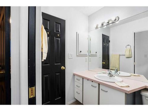 193 Taradale Drive Ne, Calgary, AB - Indoor Photo Showing Bathroom