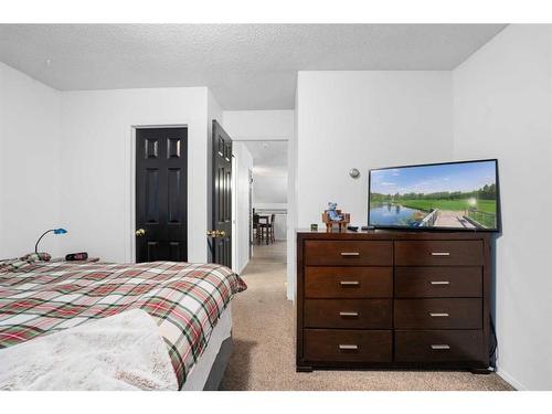 193 Taradale Drive Ne, Calgary, AB - Indoor Photo Showing Bedroom