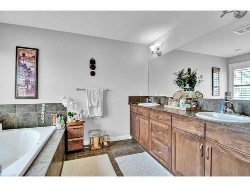 5 Silverado Creek Crescent Sw, Calgary, AB - Indoor Photo Showing Bathroom