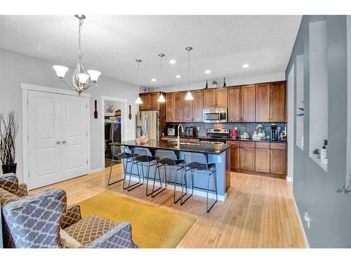 5 Silverado Creek Crescent Sw, Calgary, AB - Indoor Photo Showing Kitchen