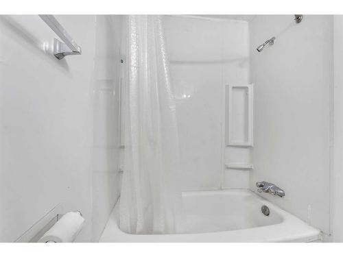 136 Whitefield Drive Ne, Calgary, AB - Indoor Photo Showing Bathroom