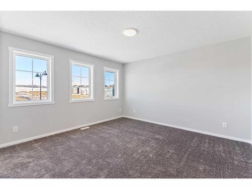 257 Yorkville Boulevard Sw, Calgary, AB - Indoor Photo Showing Other Room