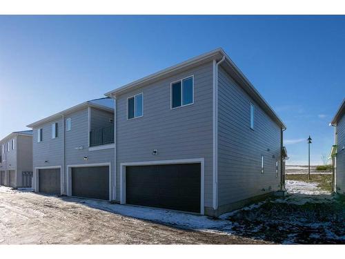 257 Yorkville Boulevard Sw, Calgary, AB - Outdoor With Exterior