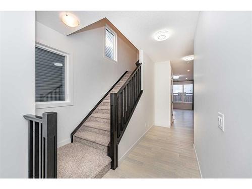 273 Ambleside Avenue Nw, Calgary, AB - Indoor Photo Showing Other Room