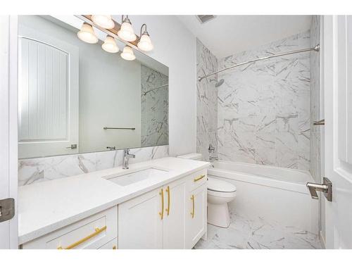 273 Ambleside Avenue Nw, Calgary, AB - Indoor Photo Showing Bathroom