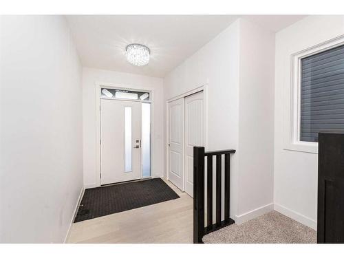 273 Ambleside Avenue Nw, Calgary, AB - Indoor Photo Showing Other Room