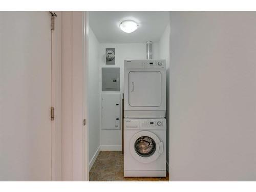 502-8880 Horton Road Sw, Calgary, AB - Indoor Photo Showing Laundry Room