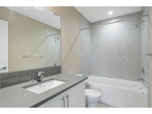 10525 Cityscape Drive Ne, Calgary, AB - Indoor Photo Showing Bathroom