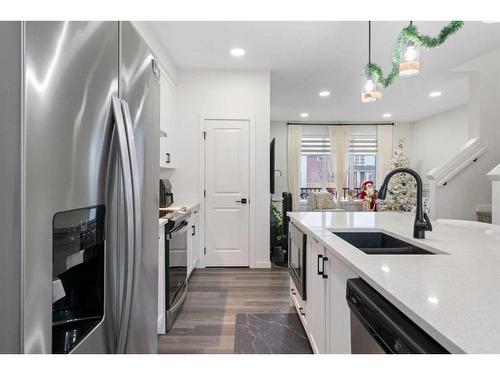 205 Walcrest Boulevard Se, Calgary, AB - Indoor Photo Showing Kitchen With Double Sink With Upgraded Kitchen