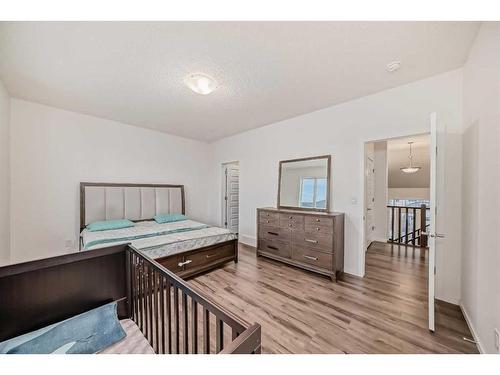 2007 Windbury Crescent Sw, Airdrie, AB - Indoor Photo Showing Bedroom