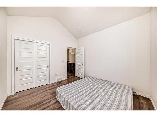 2007 Windbury Crescent Sw, Airdrie, AB - Indoor Photo Showing Bedroom