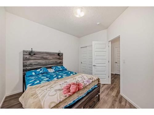 2007 Windbury Crescent Sw, Airdrie, AB - Indoor Photo Showing Bedroom