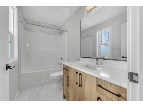 19 Sandpiper Bend, Chestermere, AB - Indoor Photo Showing Bathroom