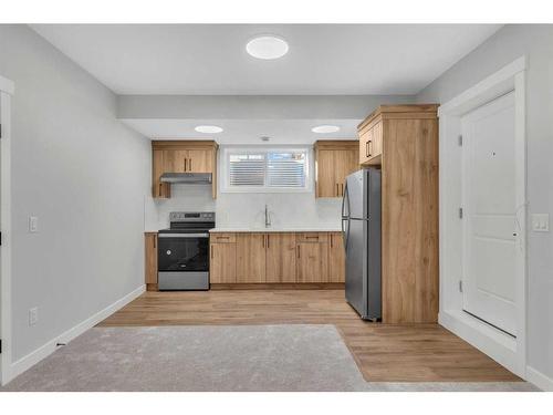 19 Sandpiper Bend, Chestermere, AB - Indoor Photo Showing Kitchen