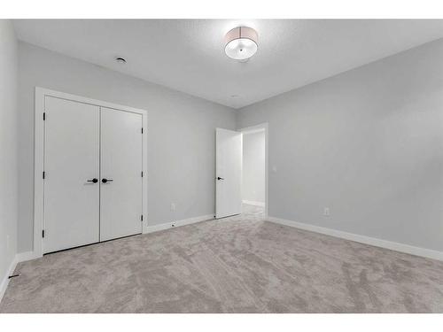 19 Sandpiper Bend, Chestermere, AB - Indoor Photo Showing Other Room