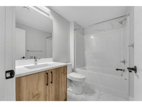 19 Sandpiper Bend, Chestermere, AB - Indoor Photo Showing Bathroom