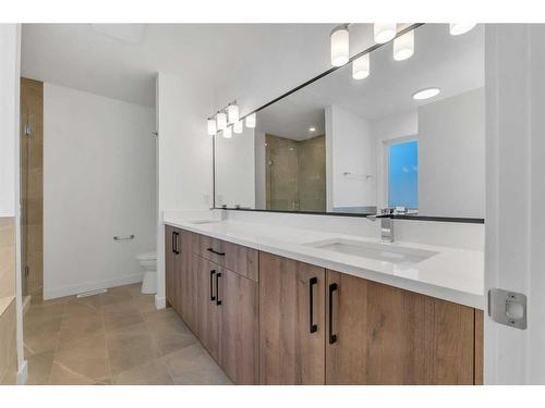 239 Kinniburgh Loop, Chestermere, AB - Indoor Photo Showing Bathroom