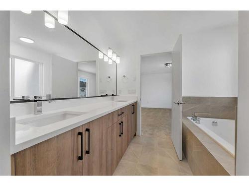 239 Kinniburgh Loop, Chestermere, AB - Indoor Photo Showing Bathroom