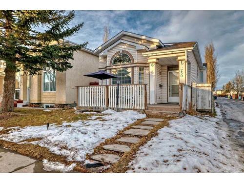 250 Costa Mesa Close Ne, Calgary, AB - Outdoor